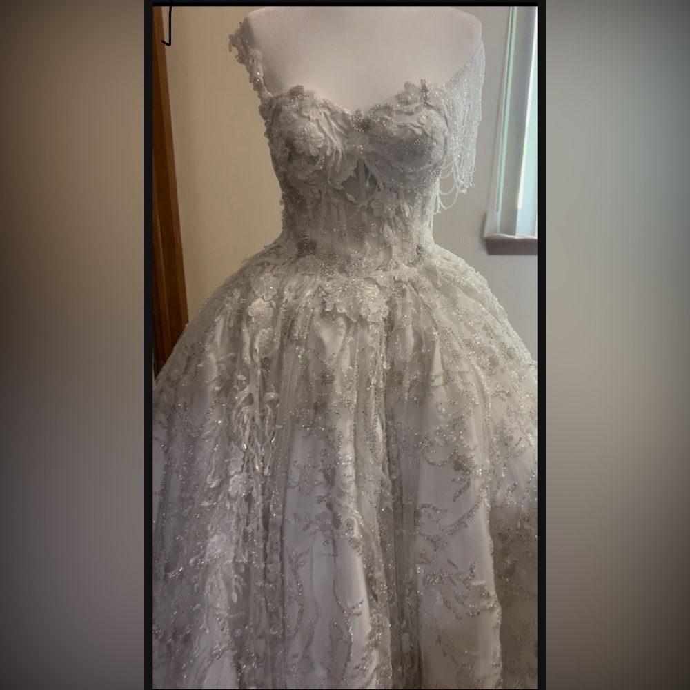 Wedding dress
